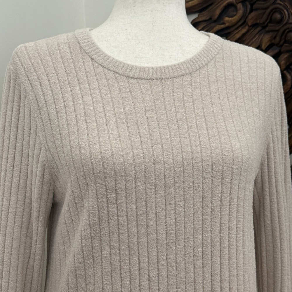 Barefoot Dreams Ribbed Pullover Sweater S Soft Taupe Side Button Tunic Cozy F/W - Picture 2 of 7